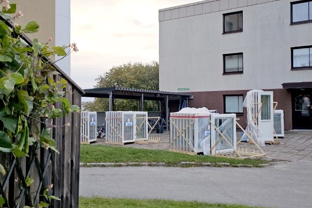 Fönsterbyte i kvarteret Spelmannen. Foto.